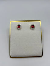 Load image into Gallery viewer, Red earrings
